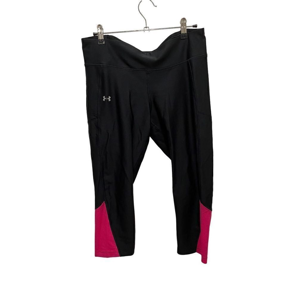 Under Armour Breast Cancer Awareness black & pink cropped leggings, women’s size